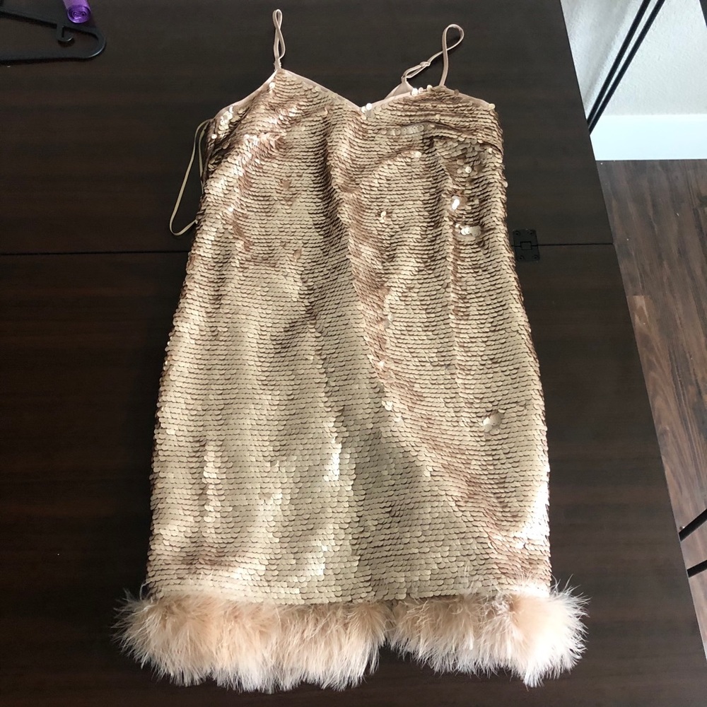 NWT cece party mini sequins dress with feathers